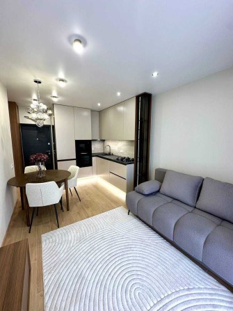 Продаж 1-кім. кв. ЖК Continent вул. Героїв Крут(поруч Стрийської) - фото 1