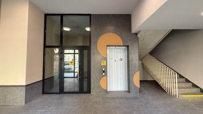 Продаж 2-к квартири Авалон Холідей, Здано. Бічна Стрийська - фото 1