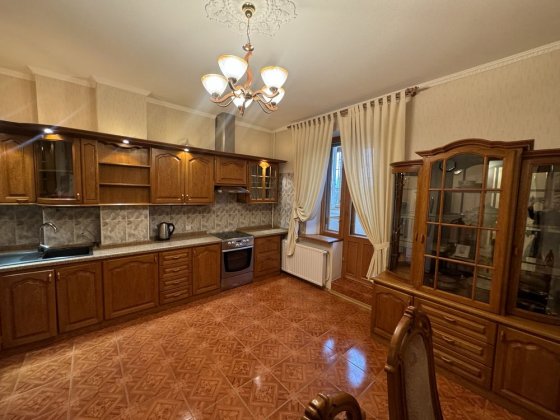 Продаж  3кк з окремим входом та власним гаражем по вул. Привільній Каравелове