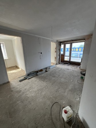 Продам 3-х кімнату квартири під фінішний ремонт в центрі - фото 1