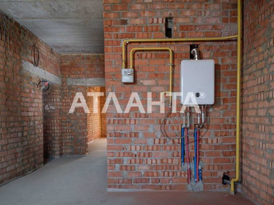 1 кімн.квартира в новому ЖК. Будинок з червоної цегли. Газовий котел. Фонтанка