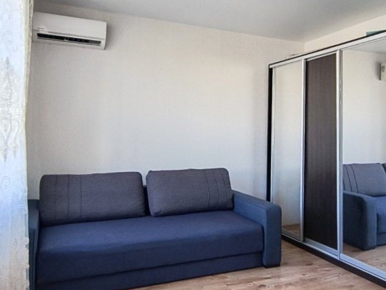 Продам квартиру на 7м небе - новенькая Авангард