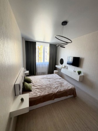 Продам новую классную квартиру! Никто не жил! 7 небо Авангард 7км - фото 1