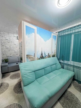 Квартира с ремонтом и мебелью в новом доме в Лесках! Свое паркоместо! - фото 1