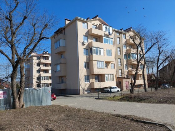 Продам квартиру в центре Великодолинського ЖК Центральный Великодолинське