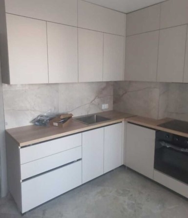 Срочно! 1 комнатная 43 кв.м с капремонтом в ЖК "Золотая Эра" - фото 1