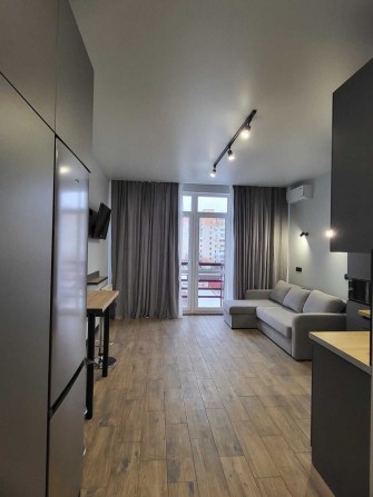 Квартира однокомнатная с качественным ремонтом ,сданный дом 27,5м.кв - фото 1