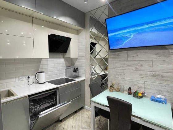 Красивая квартира в новом кирпичном доме с ремонтом у моря