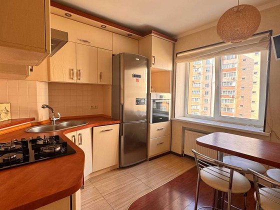 Продам  2-комнатную квартиру в ж/м «Радужный» —дом  с газом! Лиманка