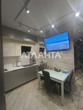 2 комнатная квартира с ремонтом в  ЖК " Парк Фонтанов". - фото 1