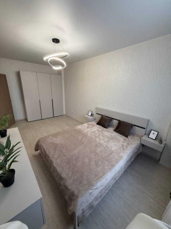 Новая 1к. квартира с мебелью и техникой ЖК 7 НЕБО - фото 1