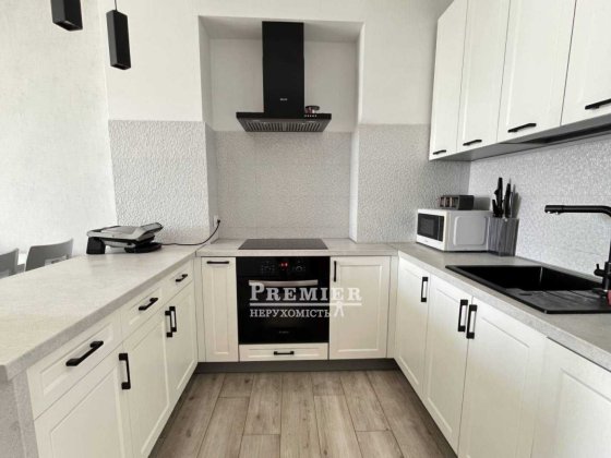 2-х комн. квартира  с ремонтом у   моря Крижанівка