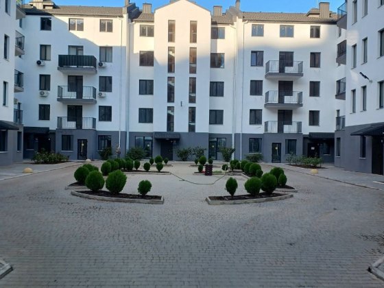 В новом сданном доме 1к.Сахарова/ Высоцкого Крижанівка