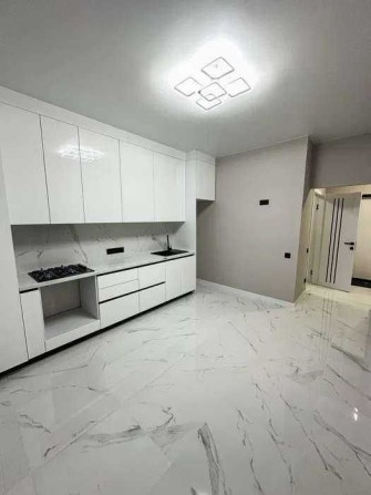 Квартира з сучасним ремонтом в новому будинку в Авангарді - фото 1