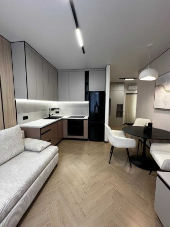 Продам  квартиру  с ремонтом    возле моря в ЖК "Золотая Эра" - фото 1