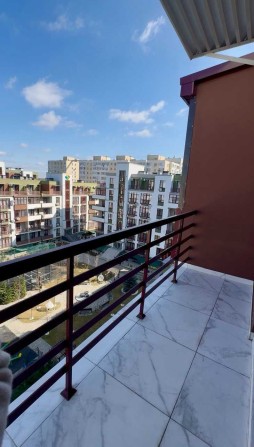 Квартира з терасою та панорамою на вул. Бувалкіна в новому будинку - фото 1