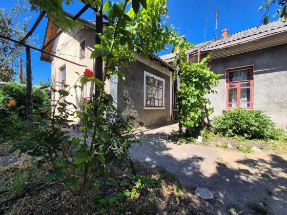 Продам 3 кімнатну квартиру з власним двориком Подільськ Одеська обл Подільськ