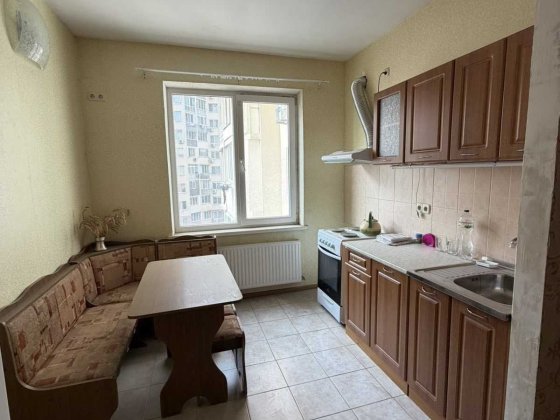 1 кім.квар.ЖК Радужний. Світла квартира в гарному стані.Є генератор! Лиманка