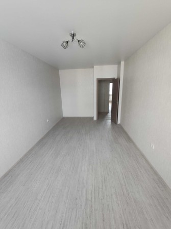 В продаже новая 2-комнатная квартира с кап. ремонтом в ЖК «7 Небо"! - фото 1