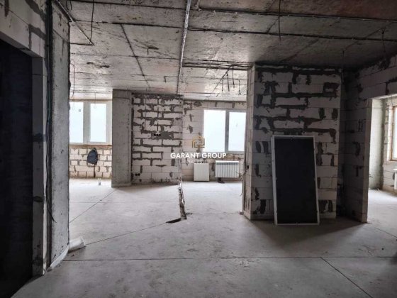 Продається двокімнатна квартира з великою кухнею студією Крыжановка