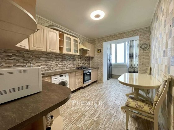 2 комнатная квартира 70 м2 с Ремонтом на Таирова Червоный хутор Лиманка