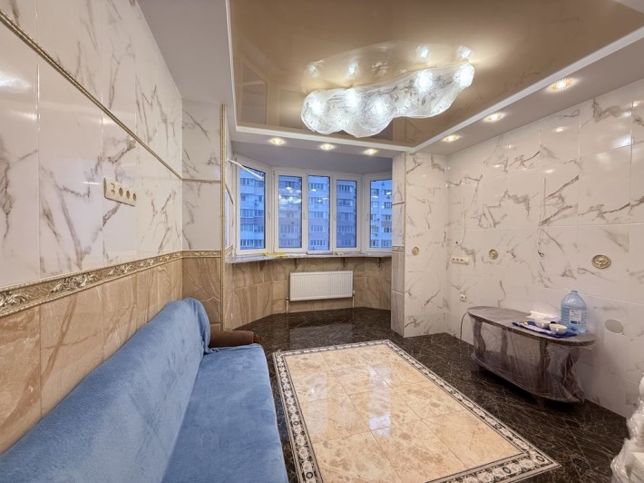 2 комнатная квартира 60м2 с ремонтом в популярном ЖК Радужный - фото 1