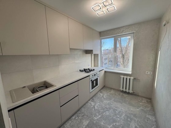 У продажу 2-кімнатна квартира на вул. Д.Ойстраха Корсунцы