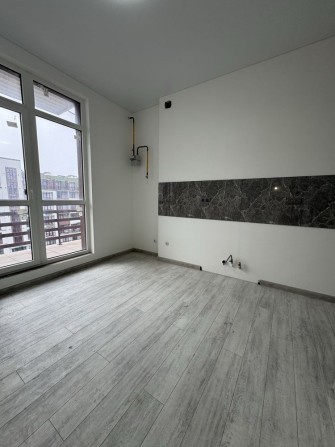 Продам 1-но комнатную квартиру с терассой - фото 1