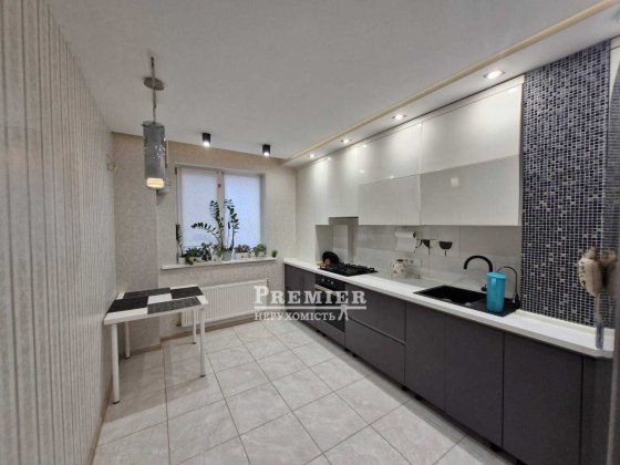 Продаж 2 кімн. с. Молодіжне Молодежное