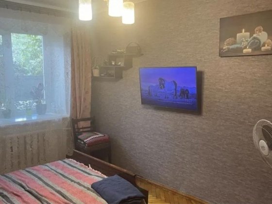 Продам двухкомнатную квартиру на Добровольского Корсунцы