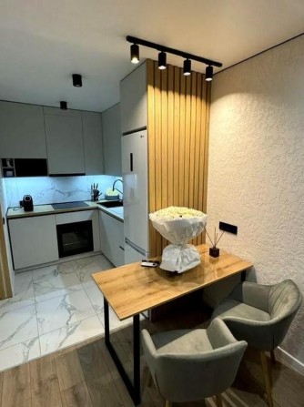 Продам евро двухкомнатную квартиру в Акварель-8 с ремонтом (247-348) - фото 1