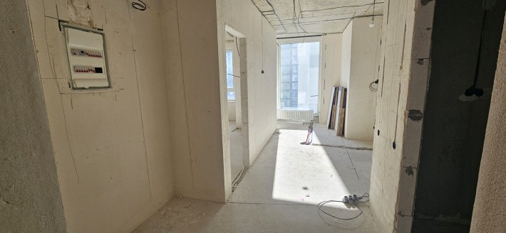 1-ком.Акварель8.начатый ремонт. - фото 1