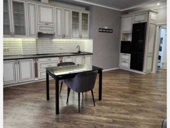 Простора 2 кім квартира з ремонтом в 5 Перлині Лиманка