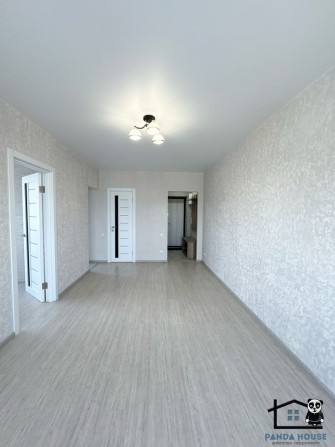 Продається 2-кімнатна квартира з сучасним ремонтом - фото 1