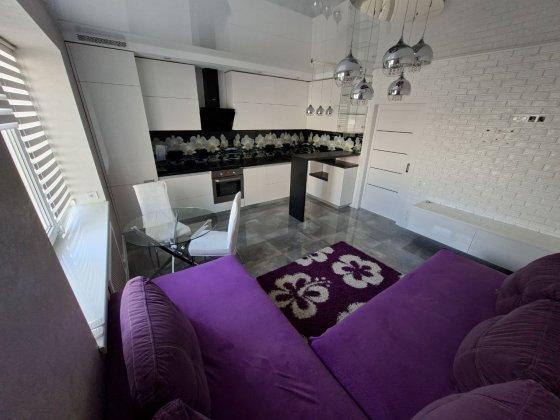 3-х кімнатна квартира з ремонтом м-н Перемоги Вараш