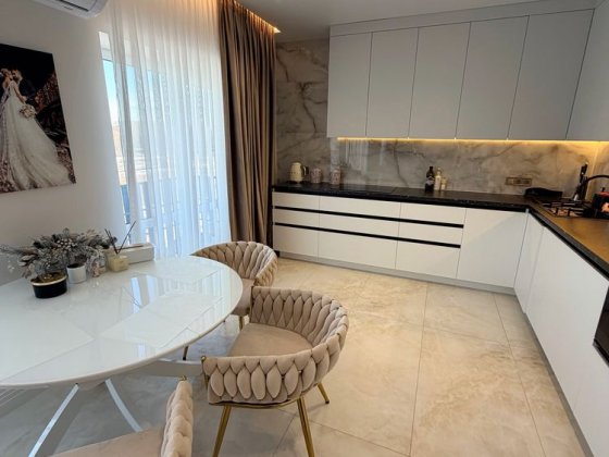 Продається велика квартира з ремонтом Костополь