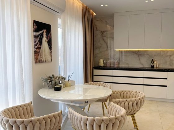 Продається простора квартира у новобудові з дизайнерським євроремонтом Костопіль