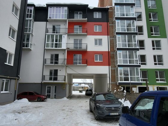 Продаж 1 кім квартири  з можливість 2 рівня Петриків