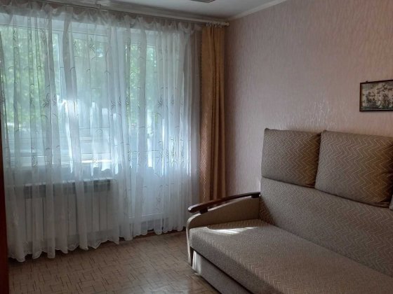 Продам 2-кімнатну квартиру з меблями м.Балаклія Харківс.обл. Балаклія