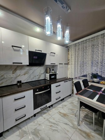 Затишна трикімнатна квартира в районі Фрегат - фото 1