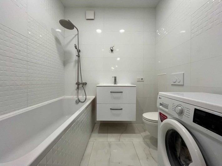 Продаж 1 кімнатної квартири в новобудові у районі Виставка - фото 1