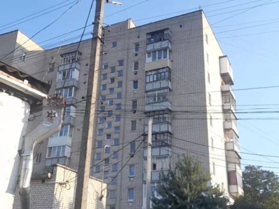 Продам 3 кімнатну квартиру в центрі. Тальне