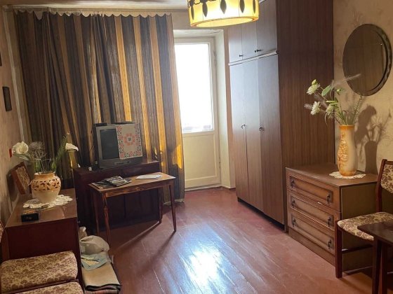 Продам 1-кімнатну квартиру. Покров