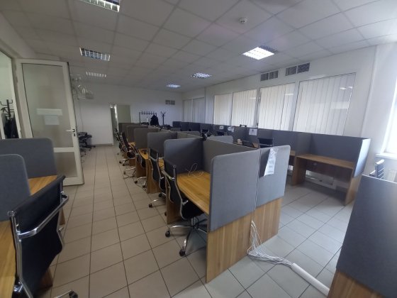 Оренда Офіс в центрі міста Жуковського 3 (закритого типу, просто так туди не потрапити). Днепр