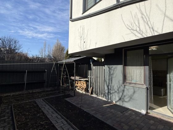 Вишневе  квартира з власною ділянкою Богдана Хмельницького 24-г Вишневе