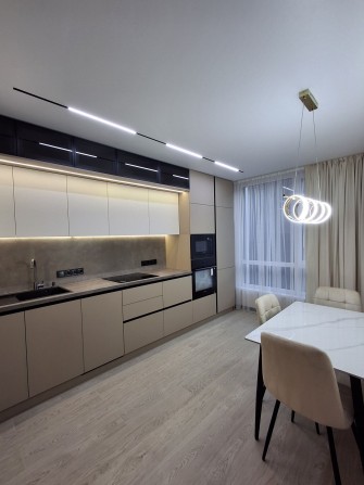 Продаж 1-кімнатної квартири з дизайнерським ремонтом біля ТЦ Велес - фото 1