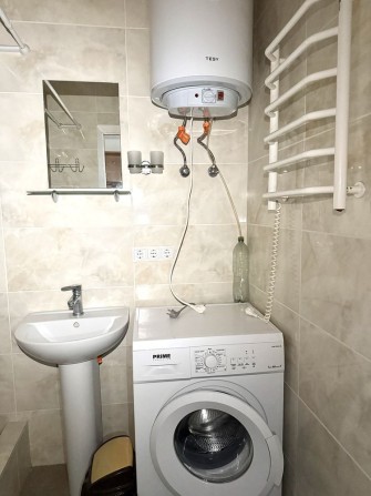 Квартира з ремонтом, меблі, техніка! ШВИДКО! Без комісії - фото 1