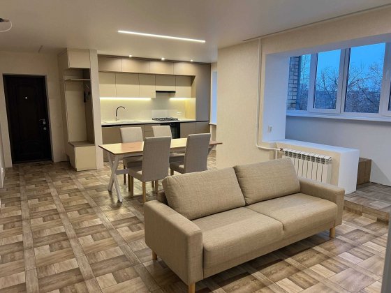 Без комісії. Центр. Обмін на авто. ЄОселя. ЄВідновлення. Борисполь