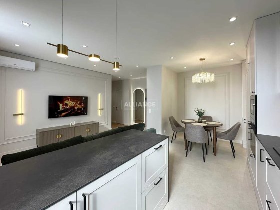 2-ох  кімнатна квартира ,кухня-студія.Вул.Незалежності Ивано-Франковск