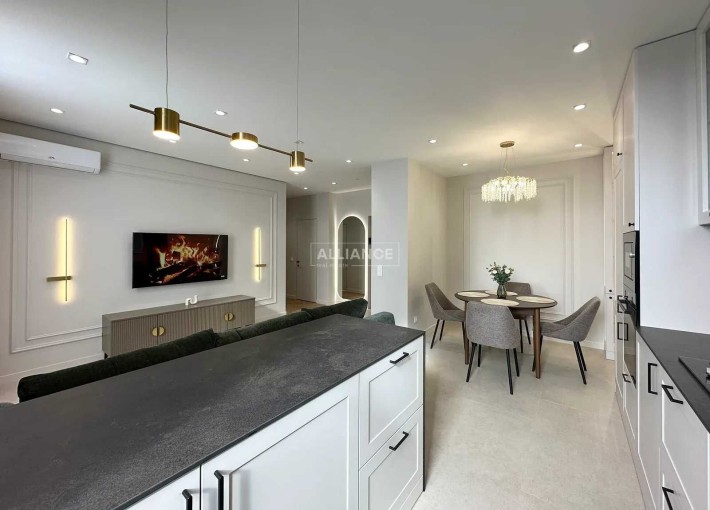 2-ох  кімнатна квартира ,кухня-студія.Вул.Незалежності - фото 1